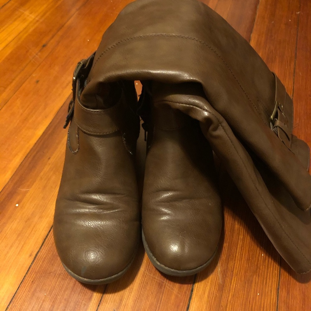 Brown boots